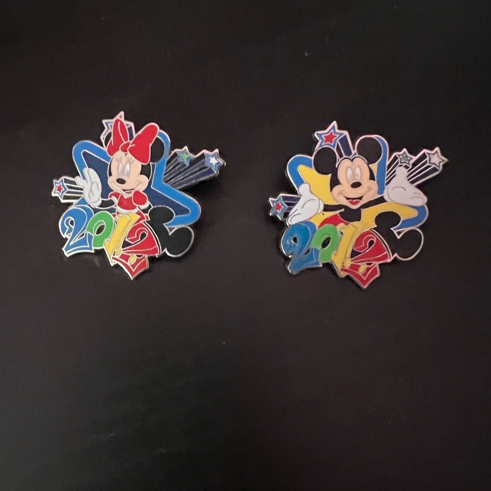 Set of Two Disney Mickey Mouse and Minnie Mouse Pin Trading Pins